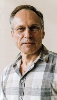 Prof Tiaan Brink